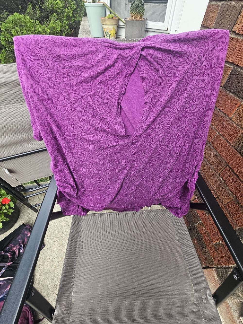 Active Zone Purple Geometric-Print Keyhole Tee - Picture 4 of 4